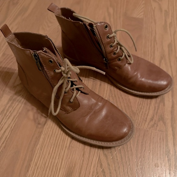 Volatile Tan Ankle Boot - Picture 2 of 8